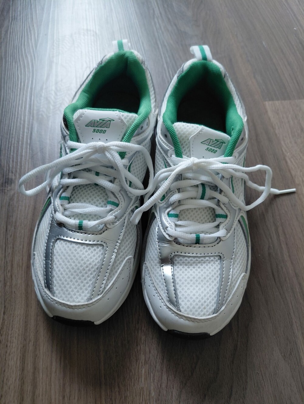 Avia White and Green Athletic Sneakers - Picture 2 of 7